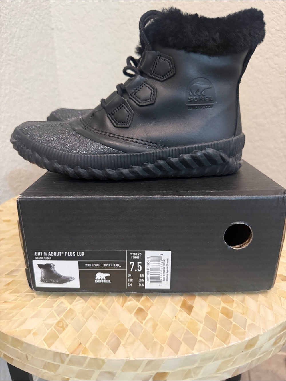 Sorel Black womens Out N About Plus Lux Boot size 7.5